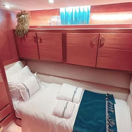Bodrum: Private Yacht For Swimming Tour & Sunset Bodrum