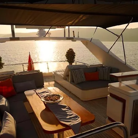 Bodrum: Private Yacht For Swimming Tour & Sunset Bodrum