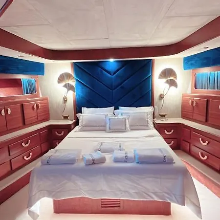 Bodrum: Private Yacht For Swimming Tour & Sunset * Bodrum
